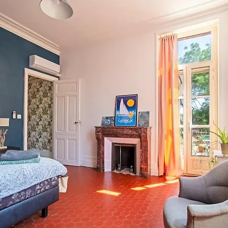 Un Chateau Pour Vos ? *
