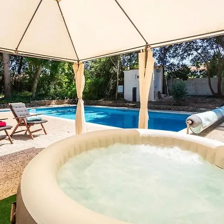 Pensión Un Chateau Pour Vos ? 4*