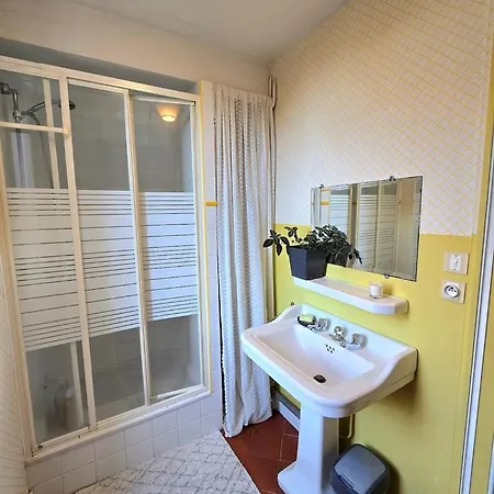Un Chateau Pour Vos ? *