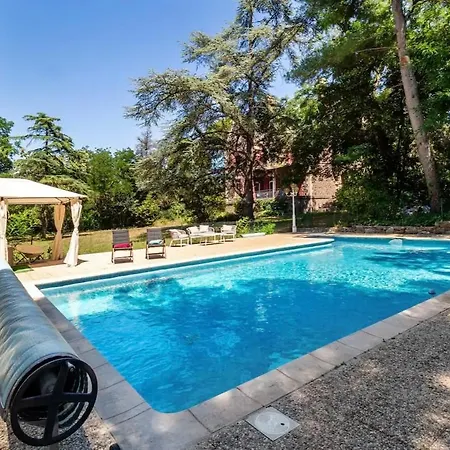 Guest house Un Chateau Pour Vos ? *